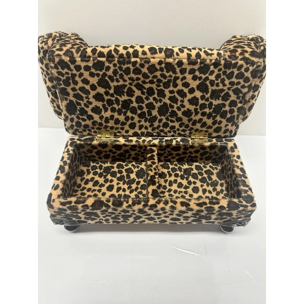 The Unbranded Brand vintage leopard